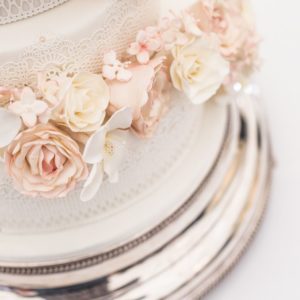 How To Choose Your Wedding Cake - Fondant Flowers
