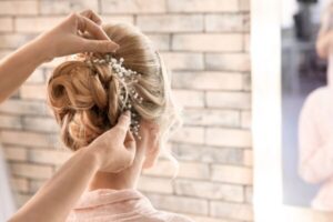 CHOOSE A HAIRSTYLE FOR YOUR WEDDING DAY