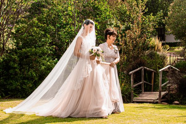 Choosing your dream Wedding Veil - Chapel Length Veil